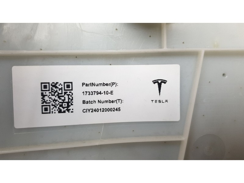 Recambio de moldura para tesla model 3 (5yj3) ev awd referencia OEM IAM 173379410E  