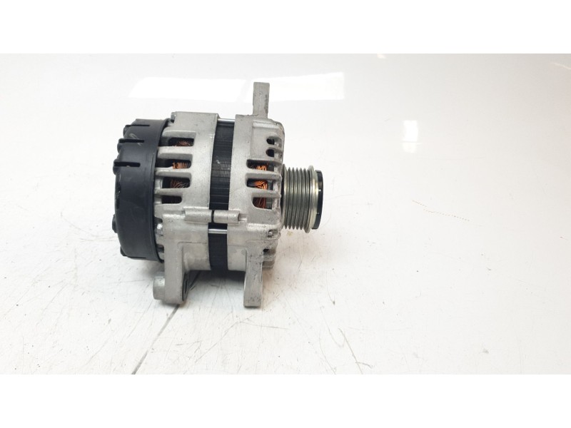 Recambio de alternador para kia sportage drive 4x2 referencia OEM IAM 373002B970 2626125 