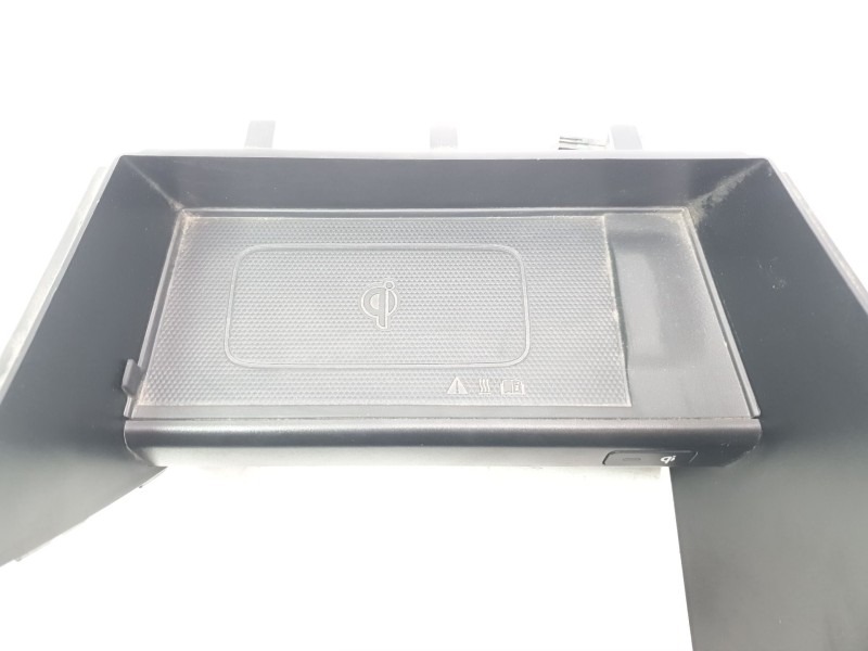 Recambio de cargador movil para kia ceed 1.0 tgdi cat referencia OEM IAM 95560J7000  