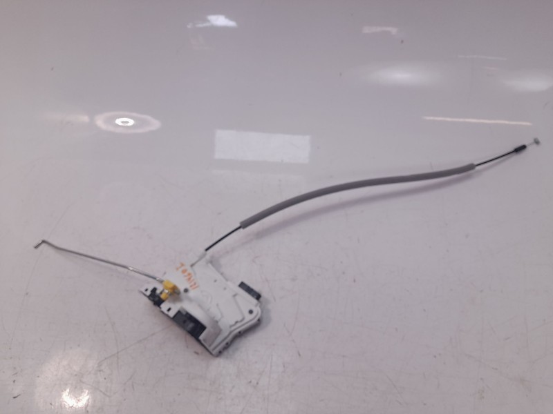 Recambio de cerradura puerta delantera izquierda para mg mg zs suv (azs1) 1.5 vti referencia OEM IAM 10845780  