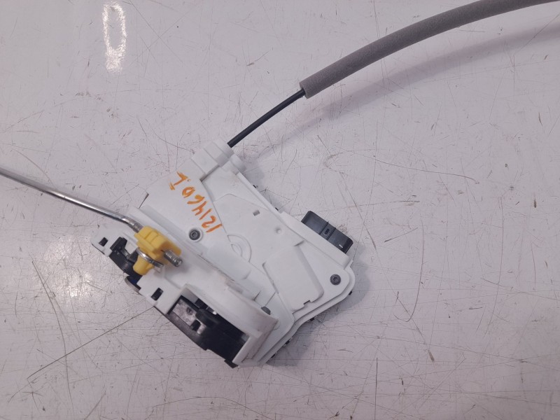 Recambio de cerradura puerta delantera izquierda para mg mg zs suv (azs1) 1.5 vti referencia OEM IAM 10845780  