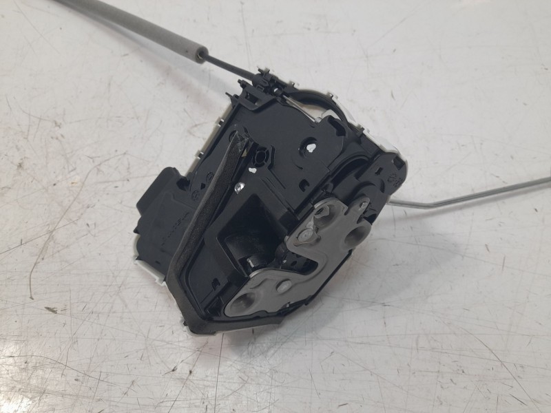 Recambio de cerradura puerta delantera izquierda para mg mg zs suv (azs1) 1.5 vti referencia OEM IAM 10845780  