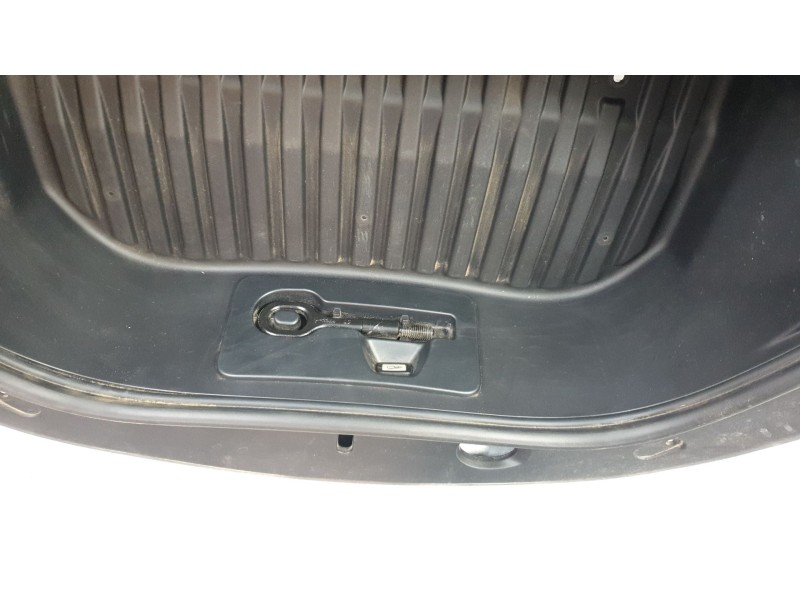 Recambio de guarnecidos maletero para tesla model 3 (5yj3) ev awd referencia OEM IAM 169449500G  