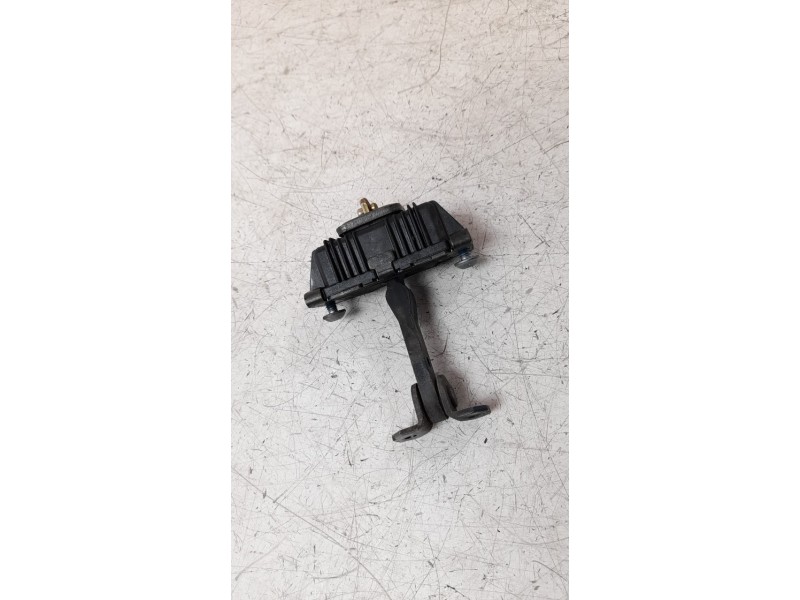 Recambio de retenedor puerta para mercedes-benz vito (w639) basic, combi 109 cdi compacto (639.601) referencia OEM IAM RETENEDOR