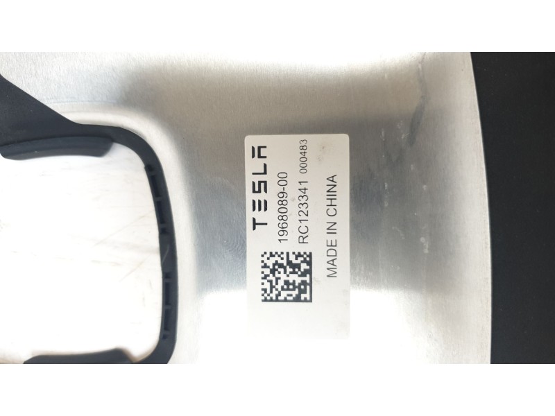 Recambio de moldura para tesla model 3 (5yj3) ev awd referencia OEM IAM 196808900  