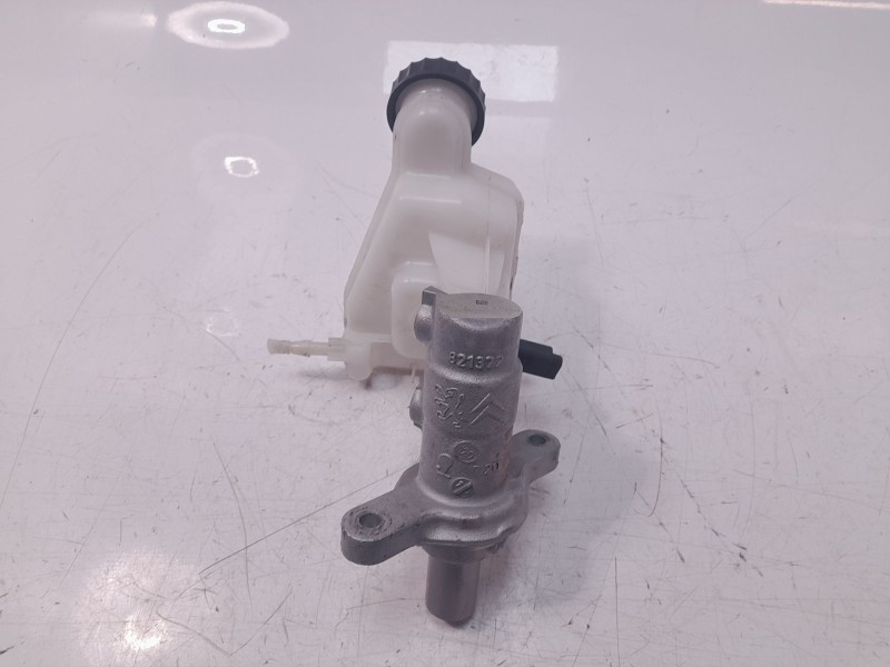 Recambio de bomba freno para peugeot 3008 allure referencia OEM IAM 1638051480  