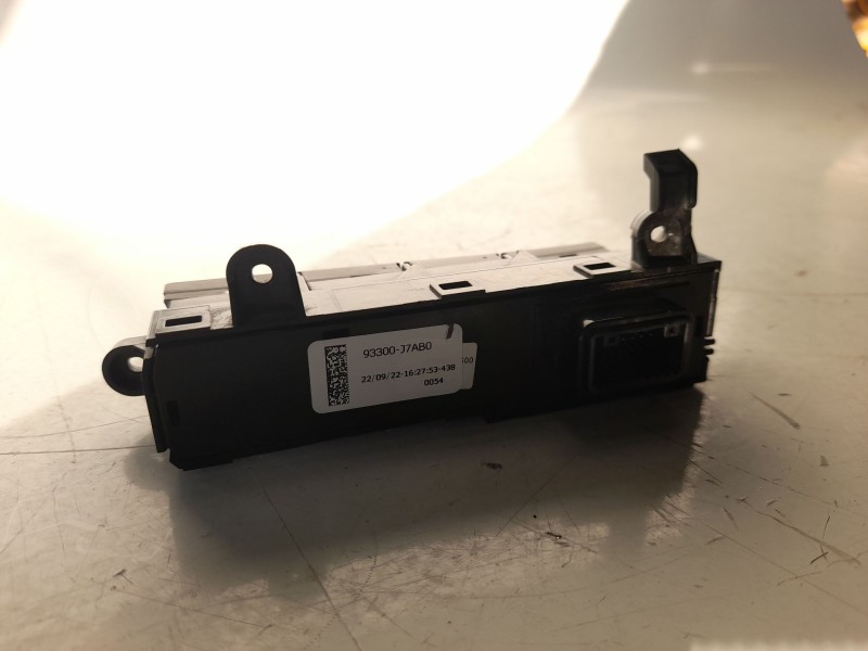 Recambio de mando multifuncion para kia ceed 1.0 tgdi cat referencia OEM IAM 93300J7AB0  