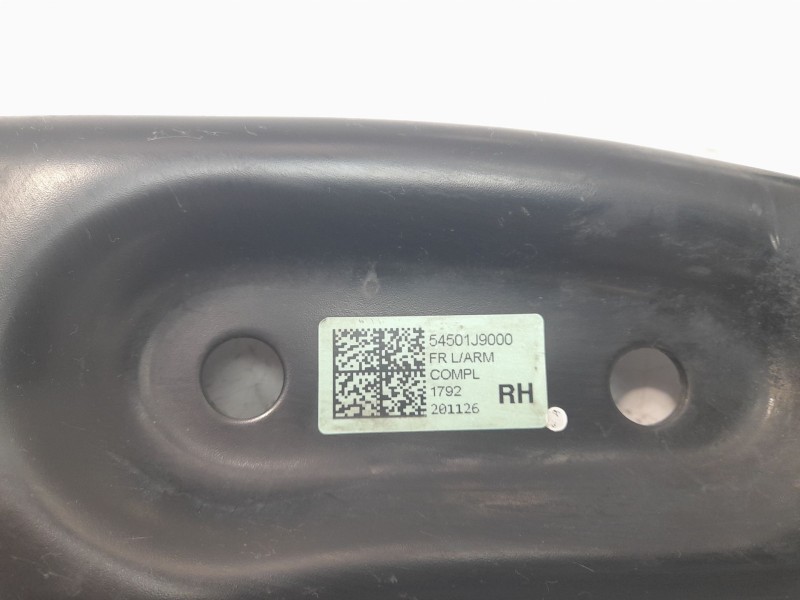 Recambio de brazo suspension inferior delantero derecho para hyundai kona referencia OEM IAM 54501J9000  
