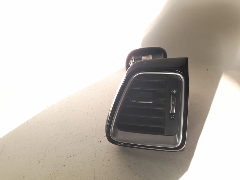 Recambio de aireador derecho para kia ceed 1.0 tgdi cat referencia OEM IAM 97490J7AA0  