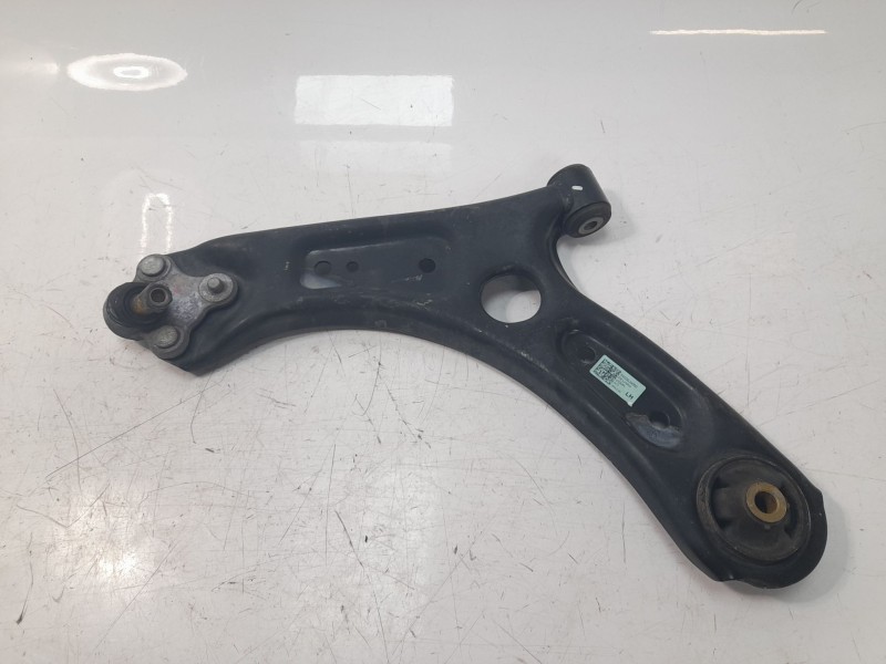 Recambio de brazo suspension inferior delantero izquierdo para hyundai kona referencia OEM IAM 54500J9000  
