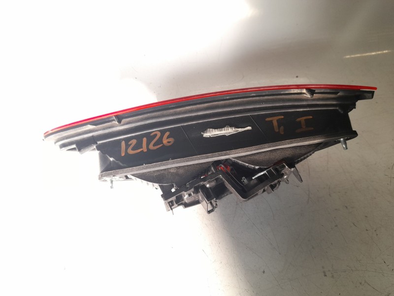 Recambio de piloto trasero izquierdo interior para seat leon (5f1) 1.6 tdi referencia OEM IAM 5F0945093J  