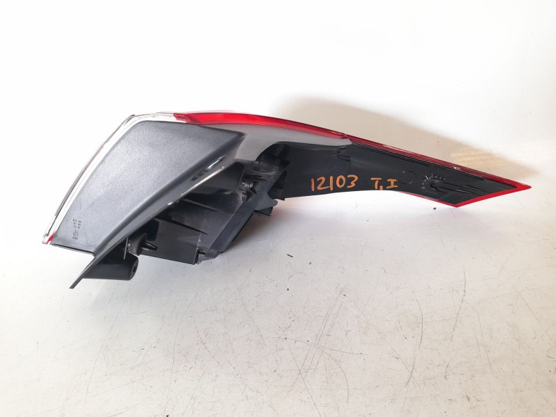 Recambio de piloto trasero izquierdo para opel crossland x / crossland (p17, p2qo) 1.2 (75) referencia OEM IAM 13467976  