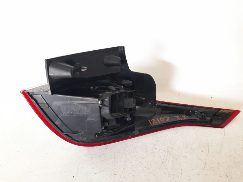 Recambio de piloto trasero izquierdo para opel crossland x / crossland (p17, p2qo) 1.2 (75) referencia OEM IAM 13467976  