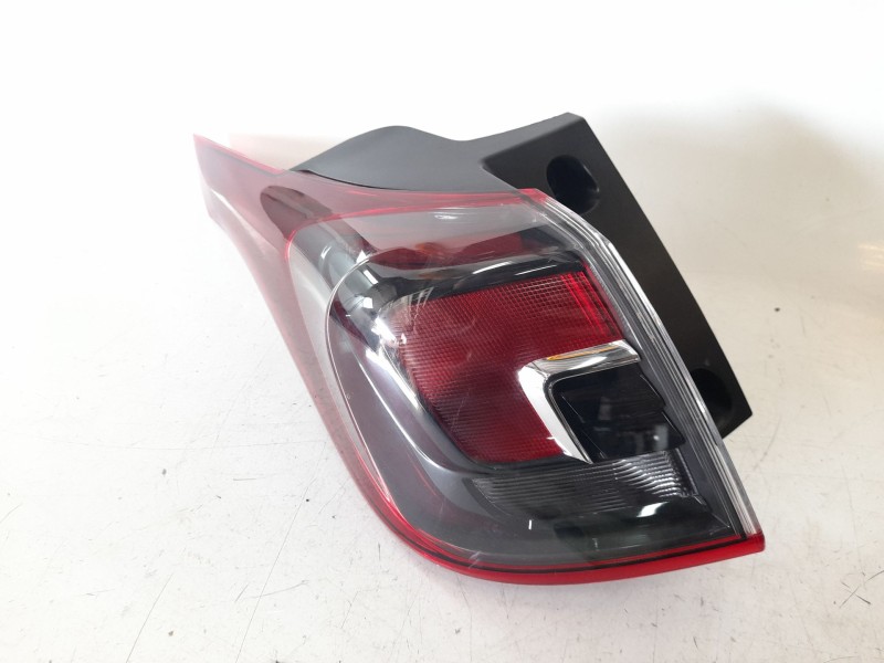 Recambio de piloto trasero izquierdo para opel crossland x / crossland (p17, p2qo) 1.2 (75) referencia OEM IAM 13467976  