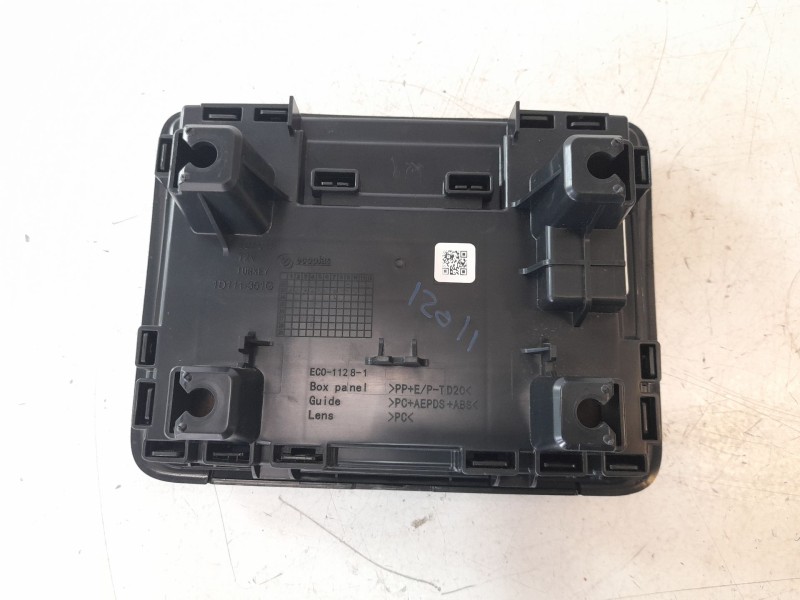 Recambio de luz interior para toyota corolla (e21) hybrid style referencia OEM IAM 1D111351G  