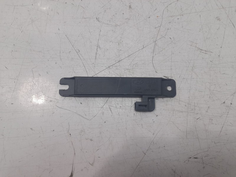 Recambio de amplificador de antena para kia niro referencia OEM IAM 95460BV200  