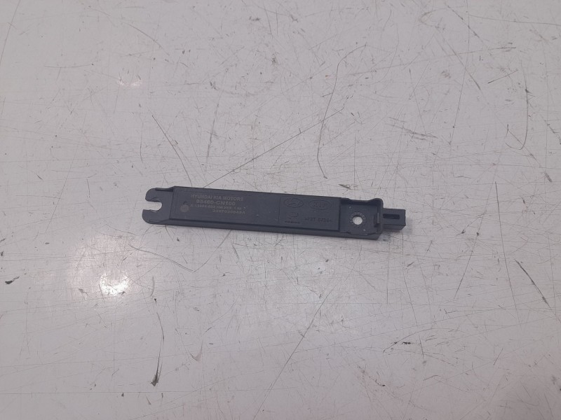 Recambio de amplificador de antena para kia niro referencia OEM IAM 95460CN100  