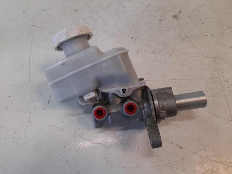 Recambio de bomba freno para mitsubishi l 200 (kl0/kj0) basis doppelkabine 4wd referencia OEM IAM 4625A457  