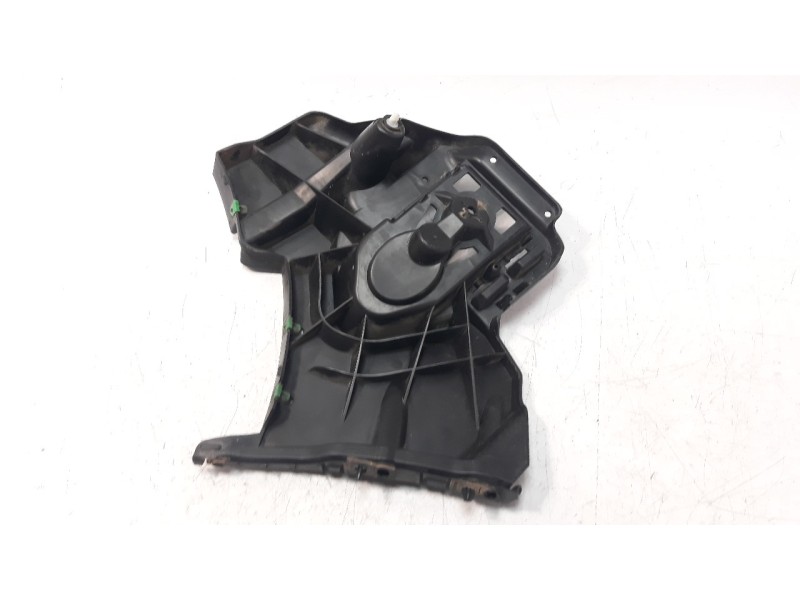Recambio de molduras traseras para volvo v40 1.6 diesel cat referencia OEM IAM 31395104  