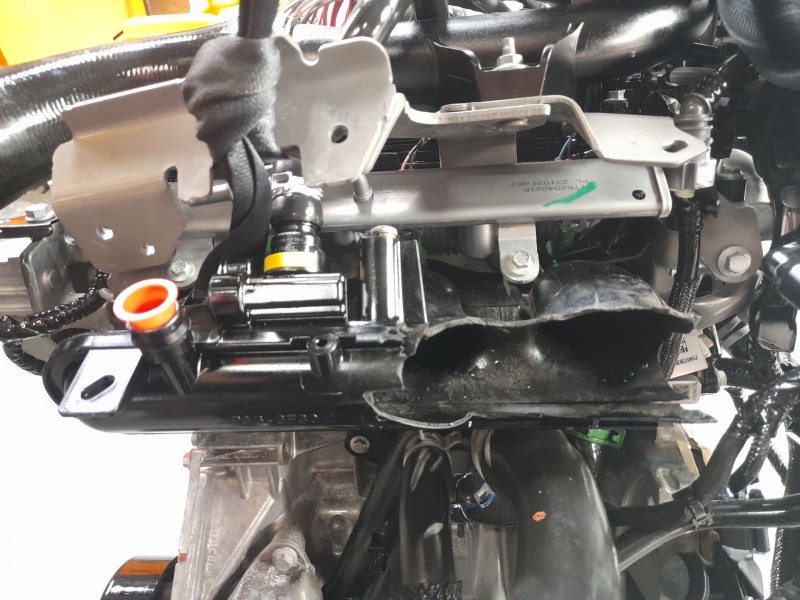 Recambio de motor completo para renault captur ii techno referencia OEM IAM H4D 100010227R 