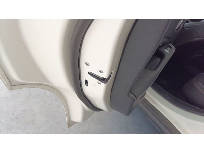 Recambio de cerradura puerta trasera izquierda para mercedes-benz clase gla (x156) gla 180 (156.942) referencia OEM IAM   