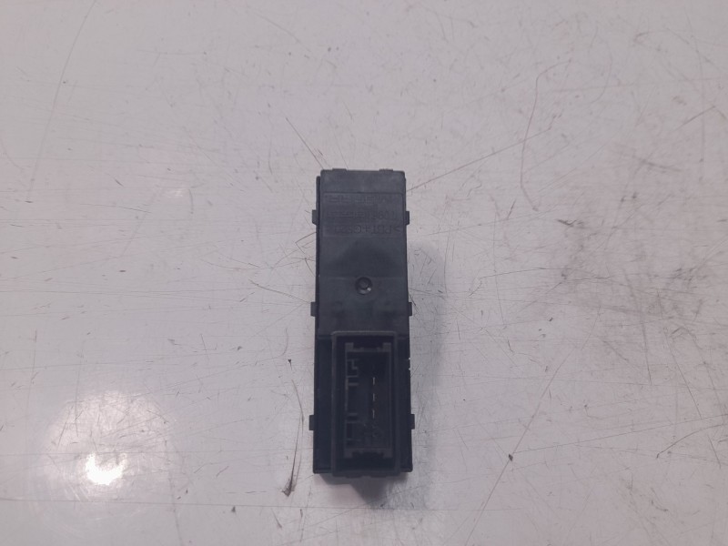 Recambio de mando elevalunas trasero izquierdo para fiat tipo ii (357) berlina lounge referencia OEM IAM 7357179520  