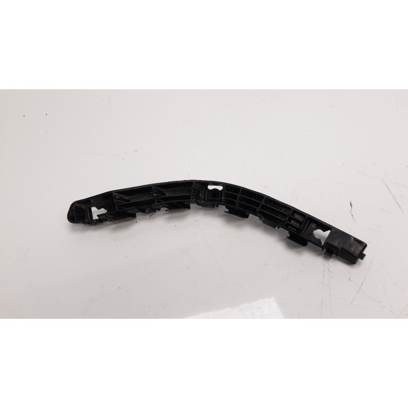 Recambio de moldura para kia sportage 1.6 cat referencia OEM IAM 866134U000  