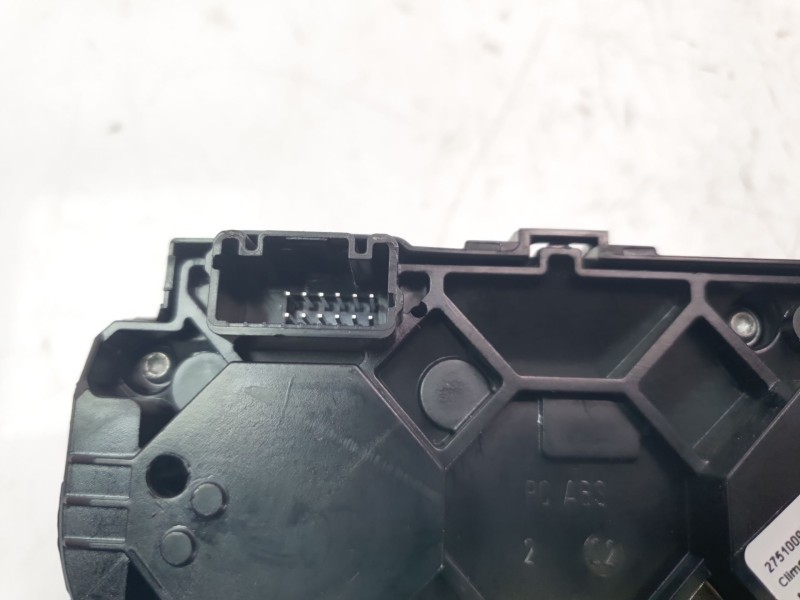 Recambio de mando climatizador para renault captur ii techno referencia OEM IAM 275100936R  