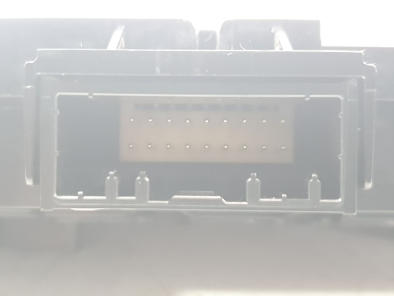Recambio de warning para renault captur ii techno referencia OEM IAM 283E85899R  