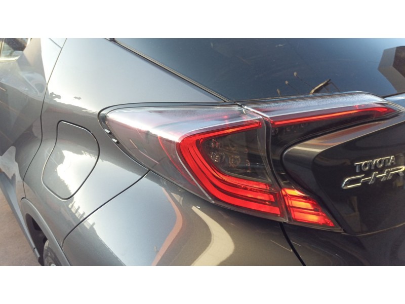 Recambio de piloto trasero izquierdo para toyota c-hr hybrid active referencia OEM IAM   