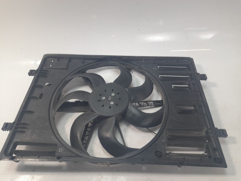 Recambio de electroventilador para audi q3 sportback (f3n) 35 tdi referencia OEM IAM 5Q0121203DE 47916 