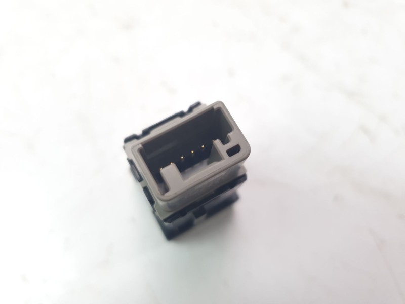 Recambio de interruptor para toyota corolla (e21) hybrid style referencia OEM IAM G5820T393D  