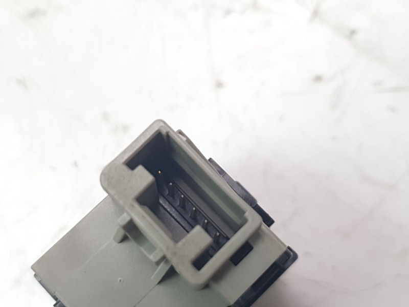 Recambio de interruptor para toyota corolla (e21) hybrid style referencia OEM IAM 6990G36B  