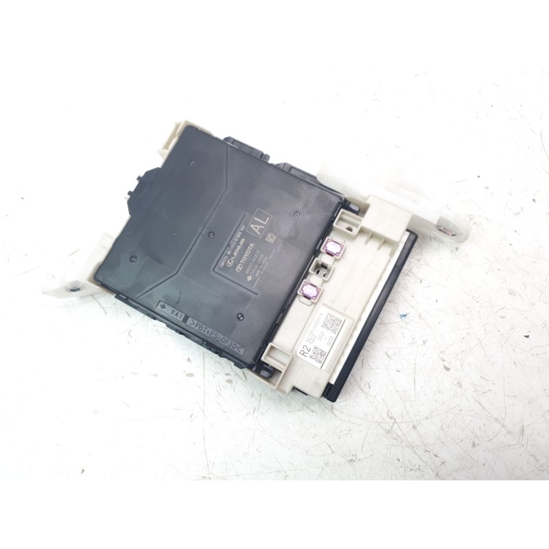 Recambio de caja reles / fusibles para toyota corolla (e21) hybrid style referencia OEM IAM 8273012Z20A  