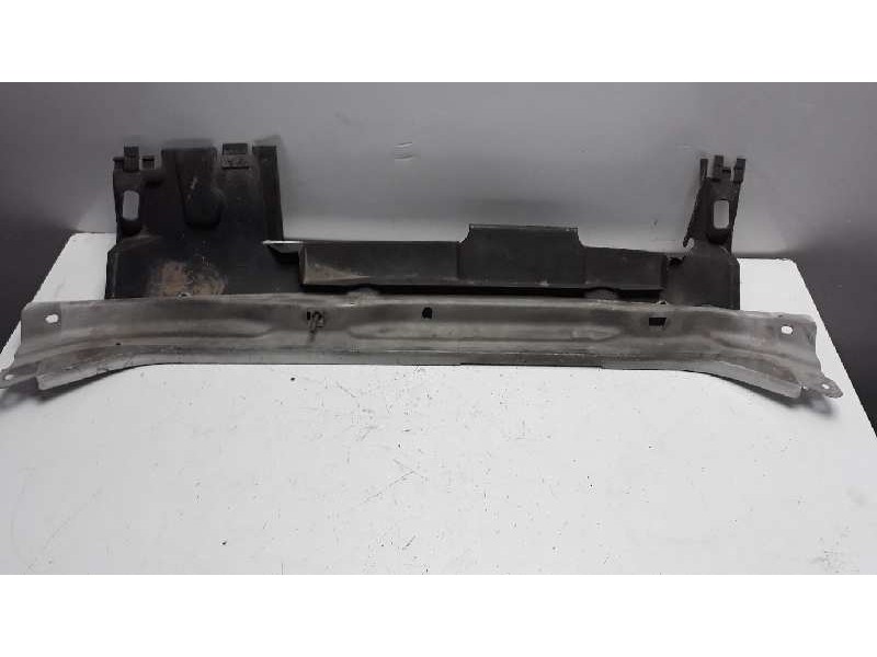 Recambio de travesaño superior para renault kangoo (f/kc0) referencia OEM IAM 7750301859 RN9163201 109190375