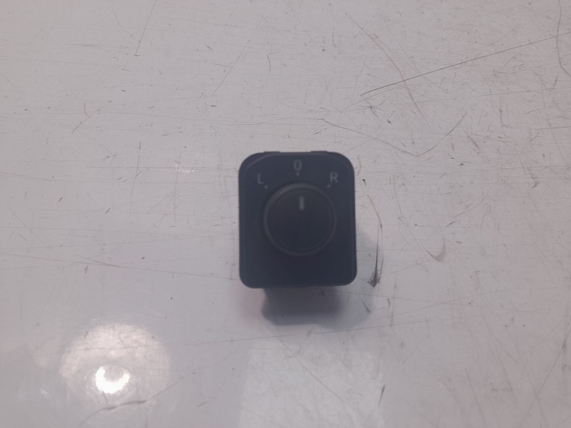 Recambio de mando retrovisor para seat arona xcellence referencia OEM IAM 6F0959566  