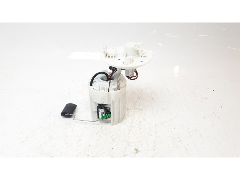 Recambio de bomba combustible para kia stonic (yb) 1.2 cvvt referencia OEM IAM 31110H8300  