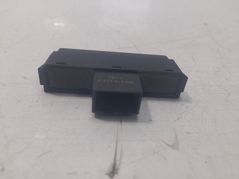 Recambio de pantalla multifuncion para seat arona xcellence referencia OEM IAM 6F0919234A  