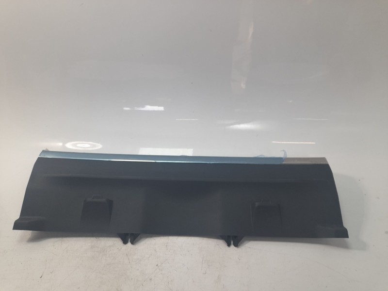 Recambio de moldura para audi q3 sportback (f3n) 35 tdi referencia OEM IAM 83F864483A  