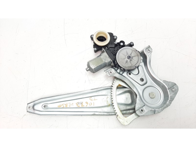 Recambio de elevalunas trasero derecho para toyota verso 2.0 d-4d cat referencia OEM IAM 698300F040  