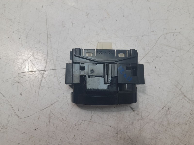 Recambio de interruptor para toyota corolla (e21) hybrid style referencia OEM IAM 75L678  