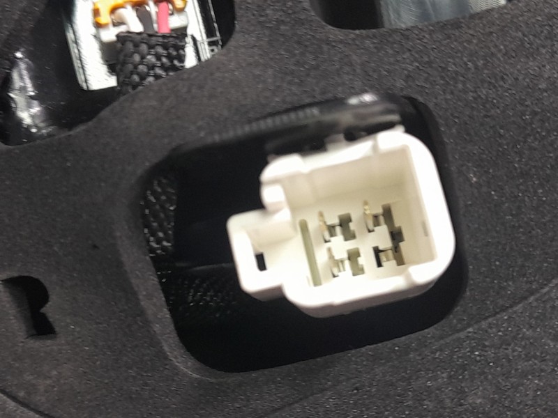 Recambio de piloto trasero derecho interior para toyota c-hr hybrid active referencia OEM IAM 81580F4021  