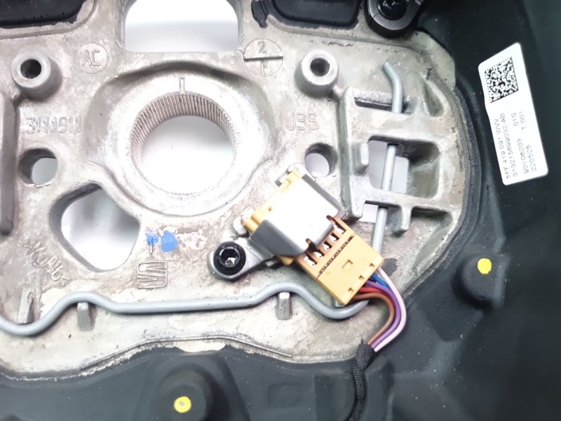 Recambio de volante para seat arona xcellence referencia OEM IAM 5FF419091  