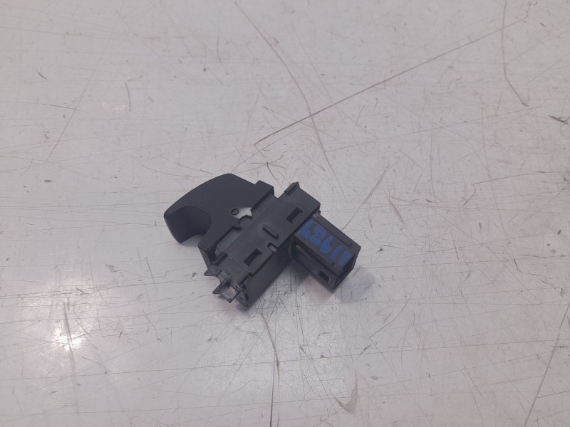 Recambio de mando elevalunas delantero derecho para seat arona xcellence referencia OEM IAM 5G0959855P  