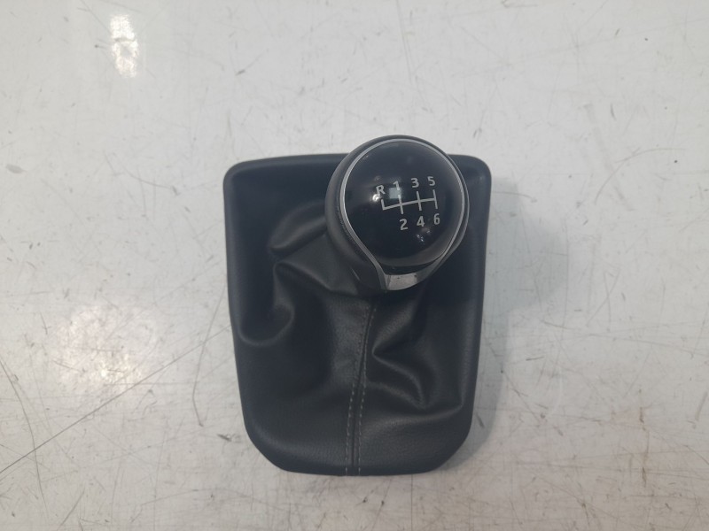 Recambio de pomo palanca cambio para seat arona xcellence referencia OEM IAM 6F0711113AA  