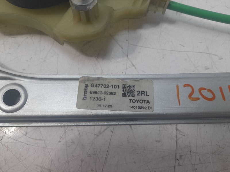 Recambio de elevalunas trasero izquierdo para toyota corolla (e21) hybrid style referencia OEM IAM 6984002682  