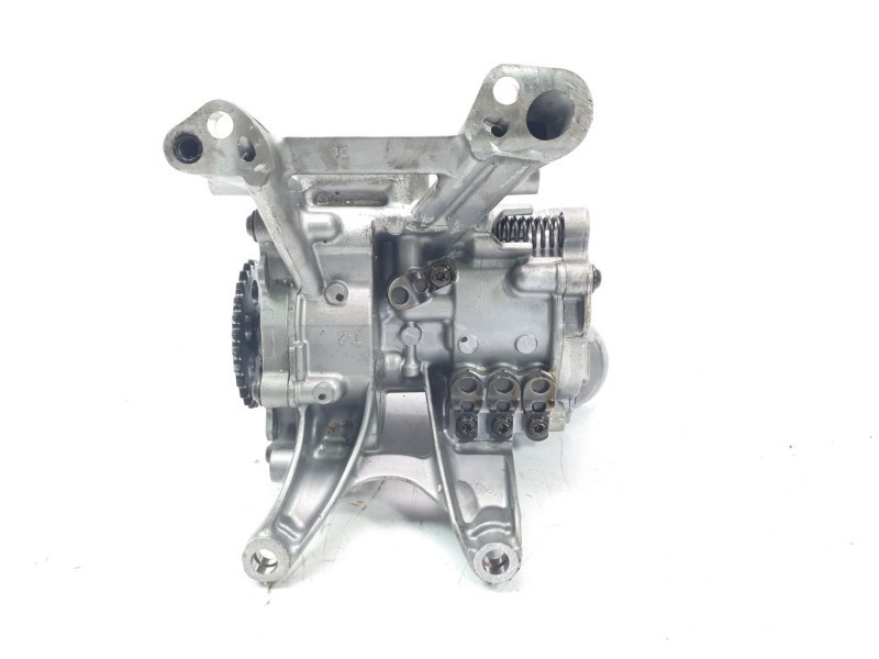 Recambio de bomba aceite para mini f56 1.5 12v referencia OEM IAM 8631810  