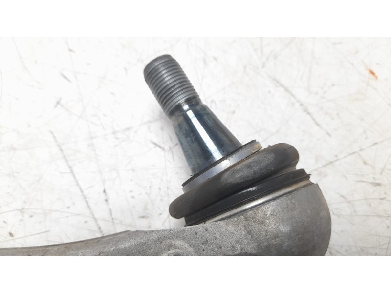 Recambio de brazo suspension inferior delantero derecho para mercedes-benz cle cle 220d referencia OEM IAM A2140400  
