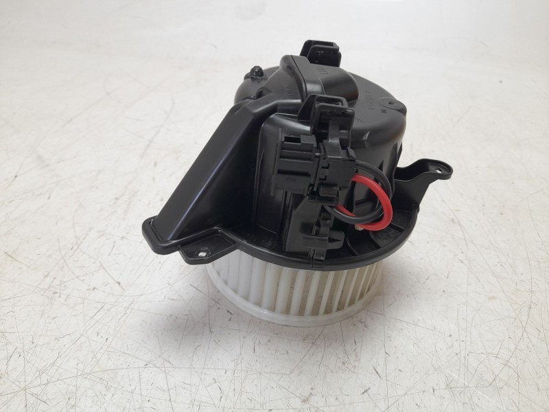 Recambio de ventilador calefaccion para seat arona xcellence referencia OEM IAM 2Q1819021  