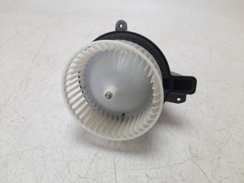 Recambio de ventilador calefaccion para seat arona xcellence referencia OEM IAM 2Q1819021  